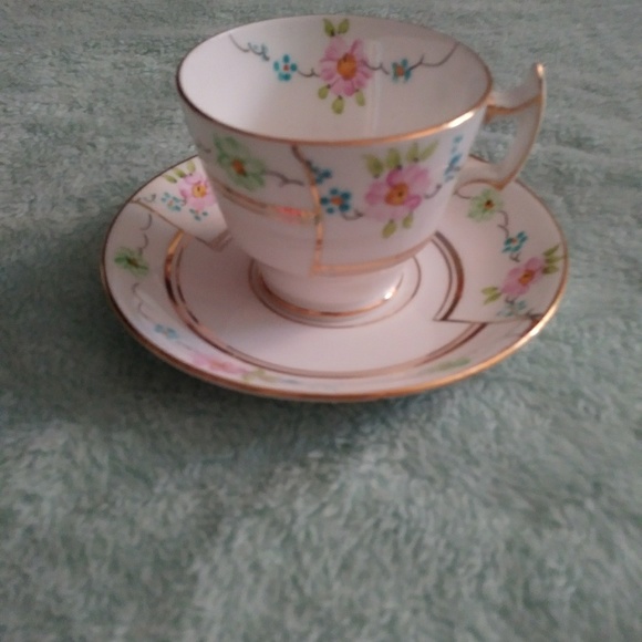 Phoenix Bone China Teacup & Saucer - Picture 2 of 6